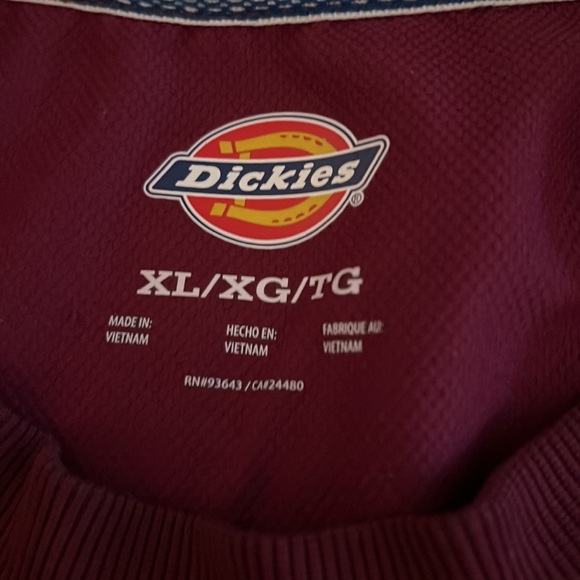 Men's Xl moisture wick Scrub top - Picture 2 of 3